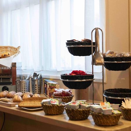 Wink Hotel Juvisy Екстериор снимка