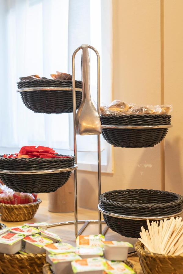 Wink Hotel Juvisy Екстериор снимка