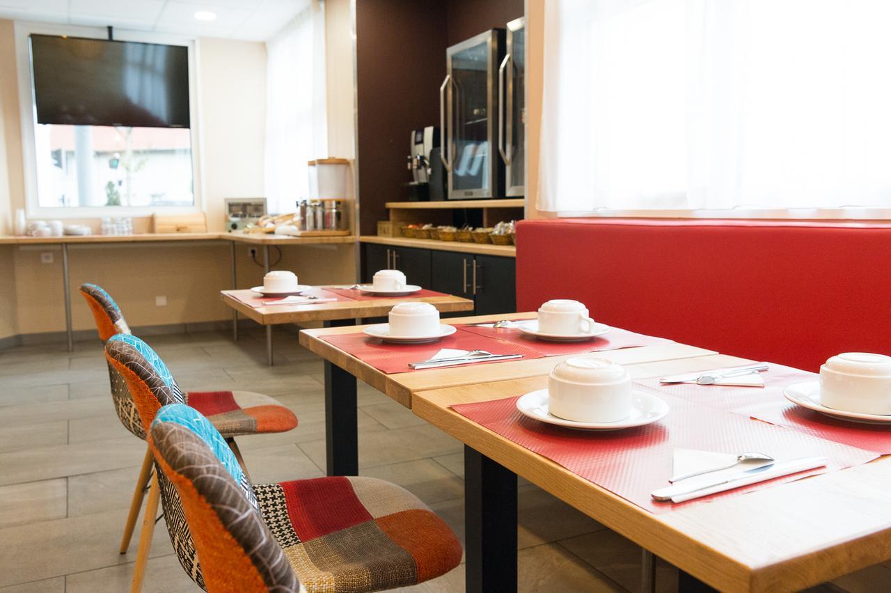 Wink Hotel Juvisy Екстериор снимка