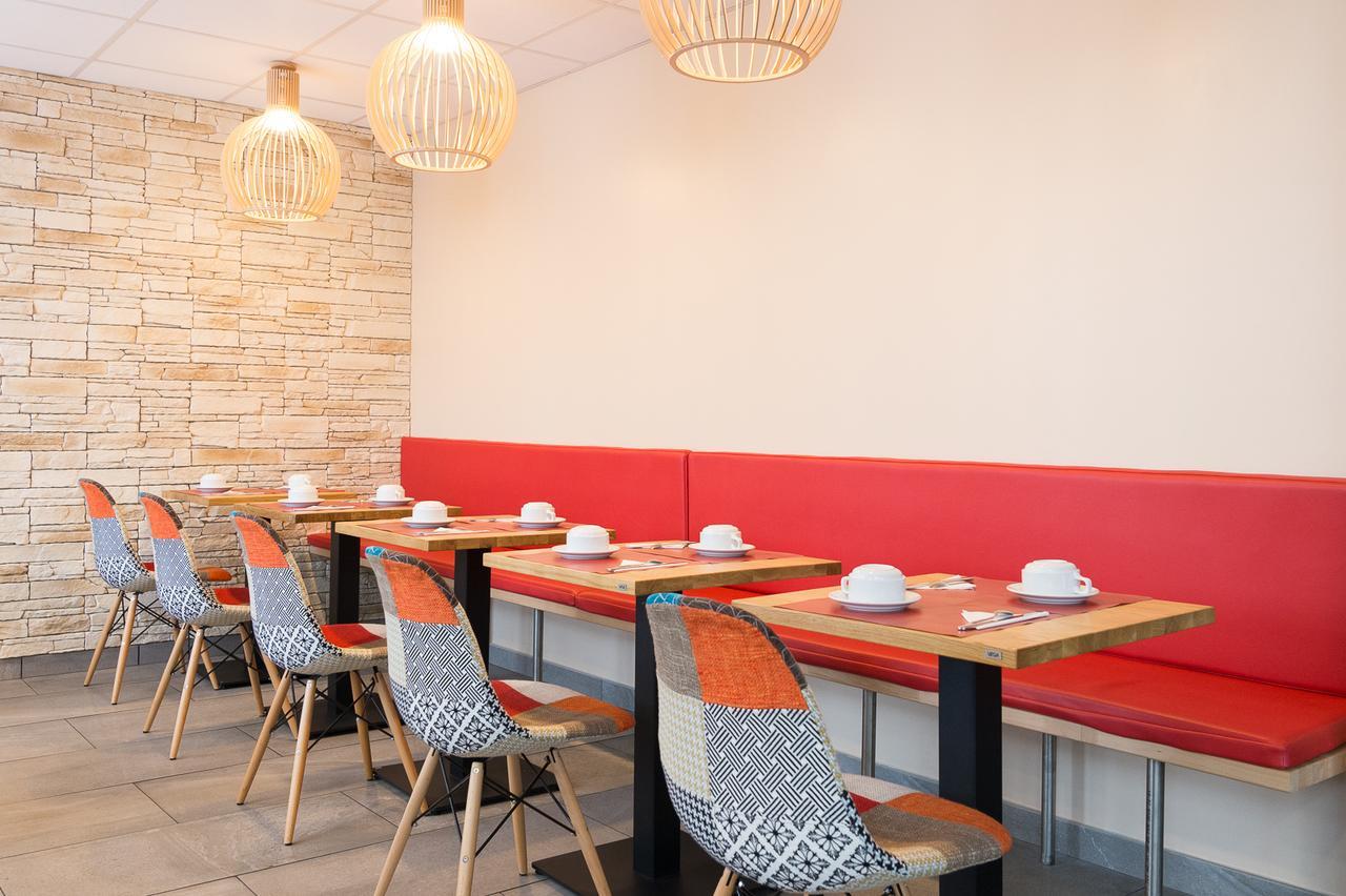 Wink Hotel Juvisy Екстериор снимка