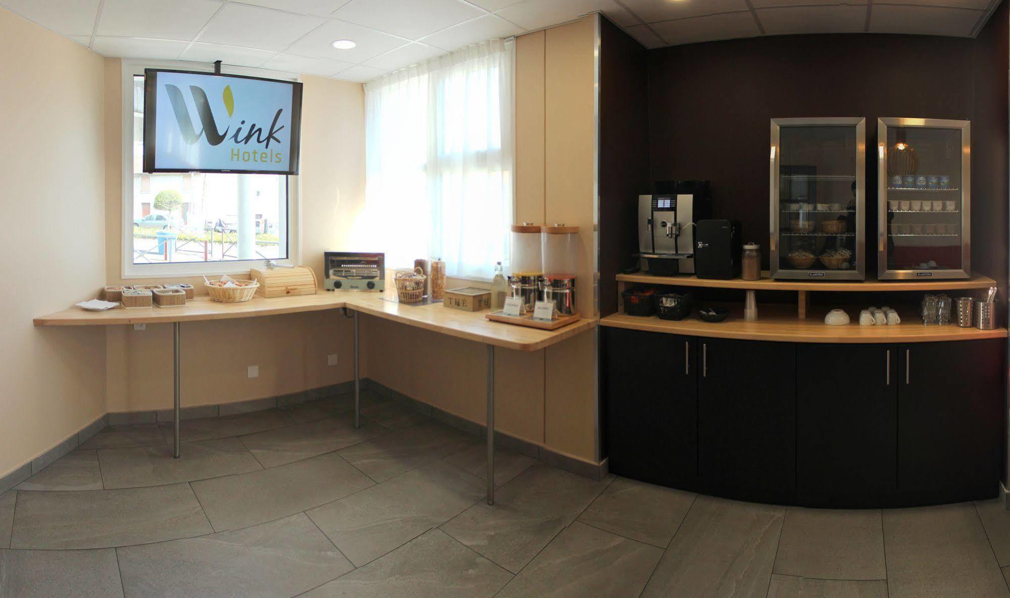 Wink Hotel Juvisy Екстериор снимка