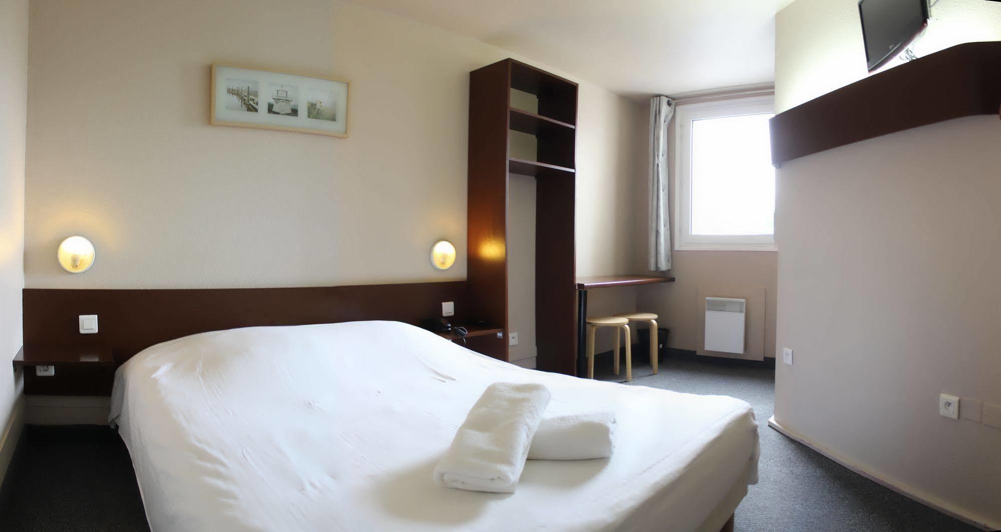 Wink Hotel Juvisy Екстериор снимка