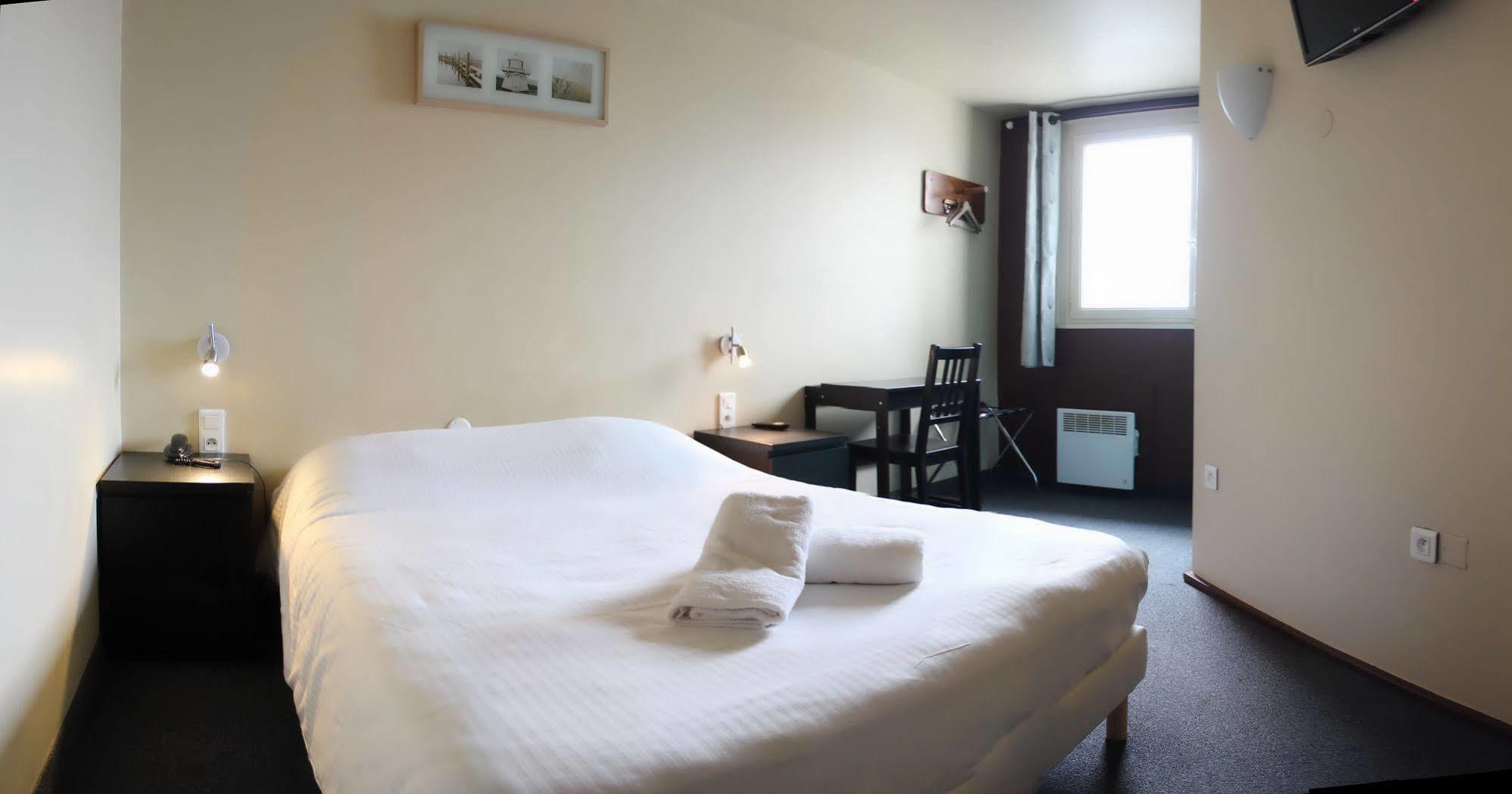Wink Hotel Juvisy Екстериор снимка